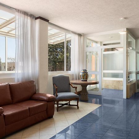 Howard Johnson By Wyndham Toluca Exteriér fotografie