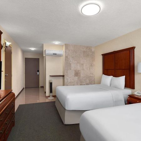 Howard Johnson By Wyndham Toluca Exteriér fotografie