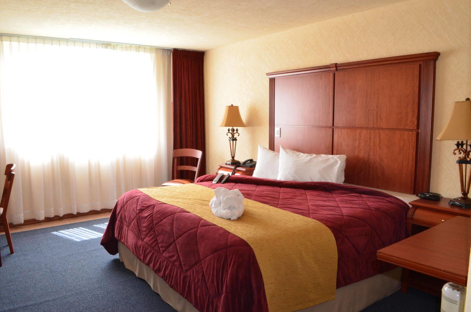 Howard Johnson By Wyndham Toluca Exteriér fotografie