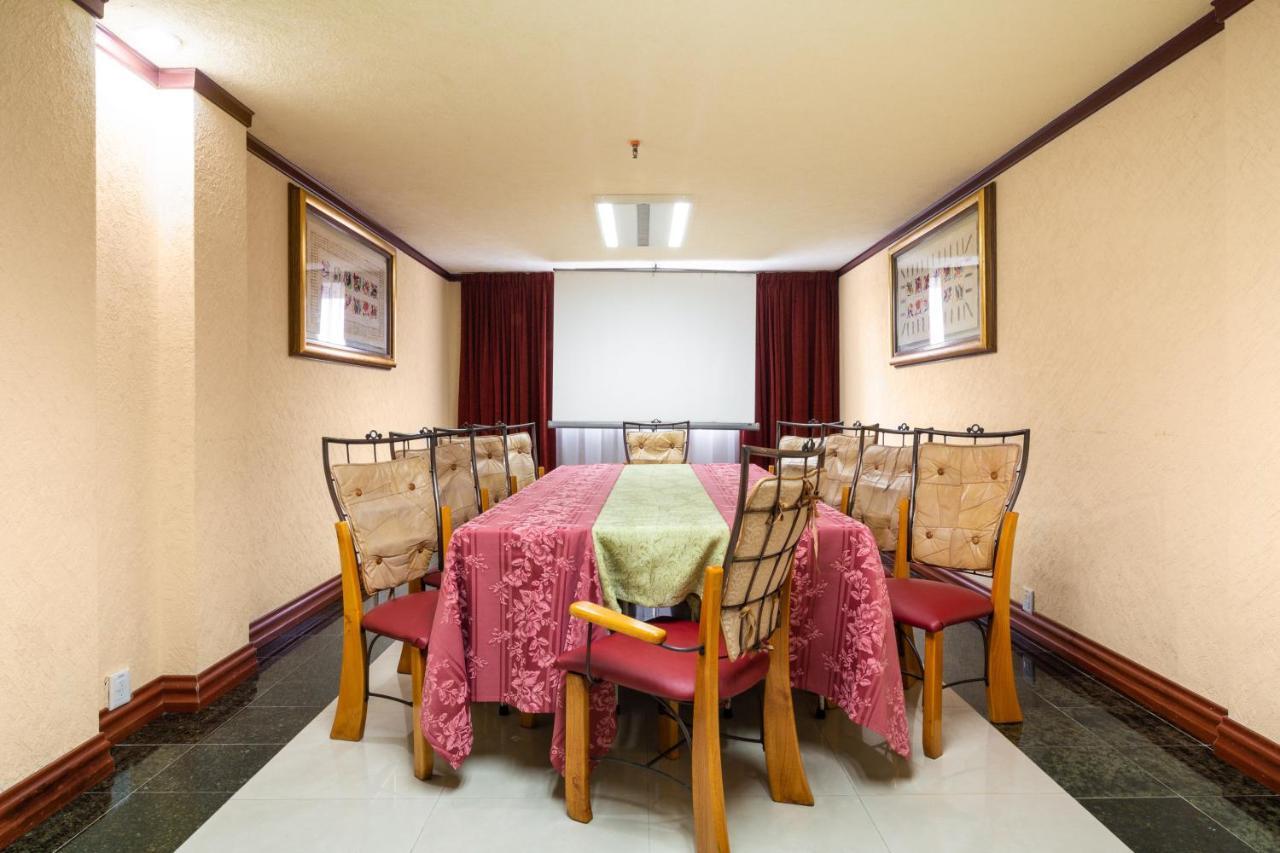 Howard Johnson By Wyndham Toluca Exteriér fotografie